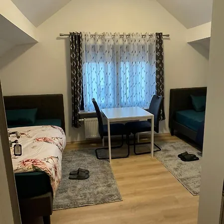 Luis Ruesselsheim D1 Homestay